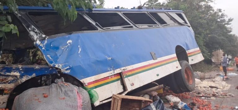 13 killed in three-vehicle crash on Kumasi-Accra Highway