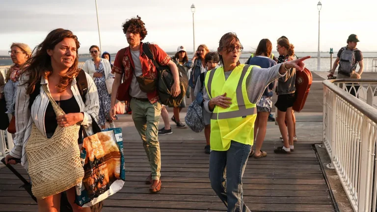 Tens of thousands evacuated as wildfires sweep French tourist region
