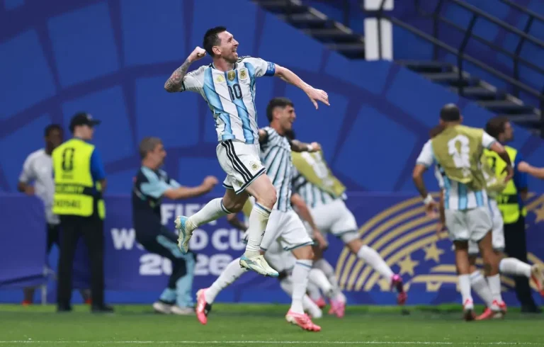 Argentina stun Egypt with historic late comeback to reach World Cup quarter-finals